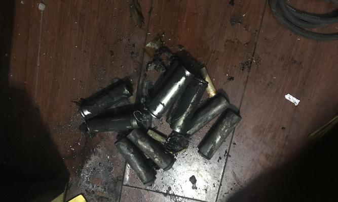 不通电的电视机自燃应急处理方法（揭秘自燃原因及安全预防措施）