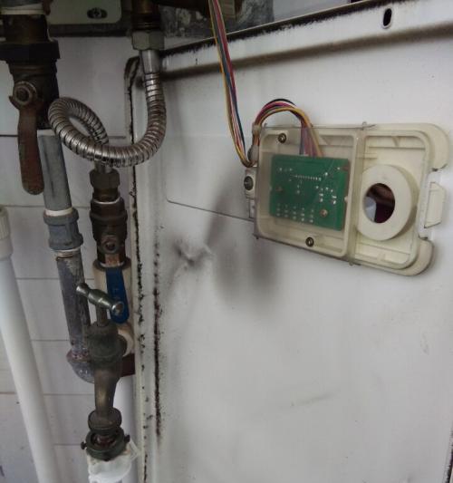林内燃气热水器故障码11的解决方法（详解林内燃气热水器故障码11及如何自行处理）