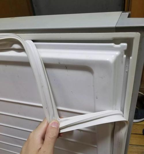 商店冰柜结冰处理方法（解决商店冰柜结冰问题的简易方法）