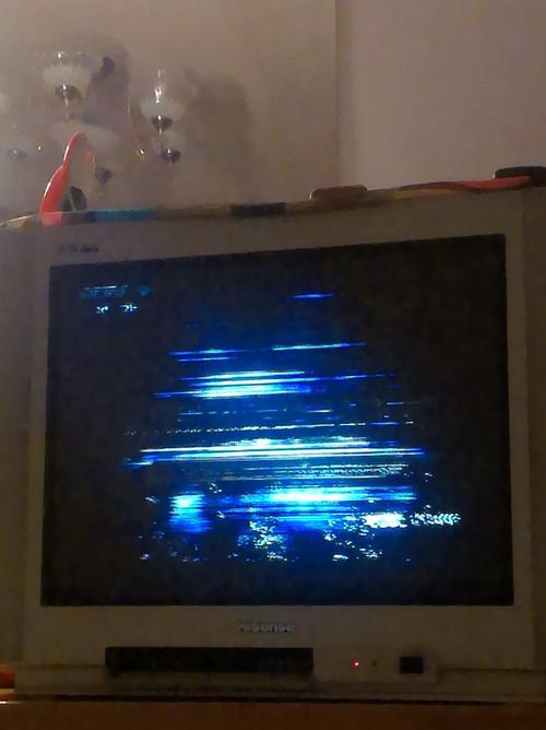 电视机突然黑屏的原因解析（了解电视机黑屏现象及其可能的原因）