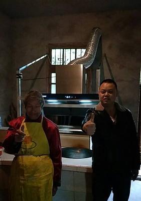 华津抽油烟机的清洗方法（轻松掌握清洗华津抽油烟机的窍门）