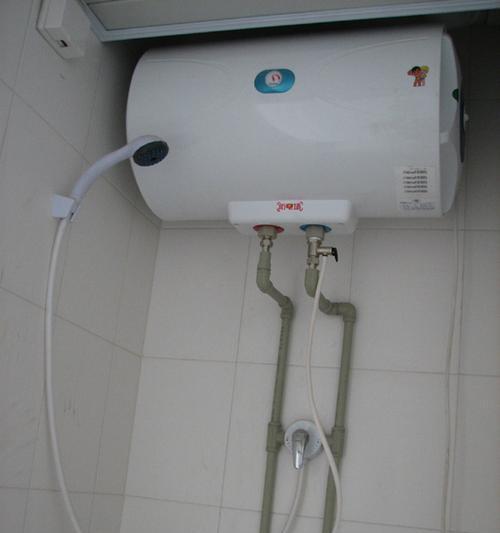 热水器清洗指南（轻松学会清洗热水器，延长使用寿命）