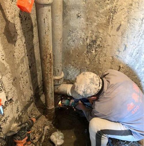 大众辉腾防火墙排水孔堵塞怎么办？疏通方法是什么？
